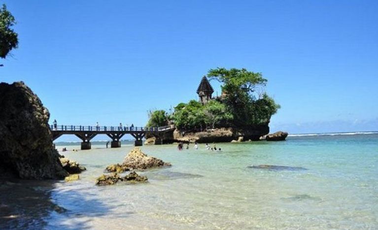 Lokasi, Akses dan Rute Menuju Objek Wisata Pantai Balekambang Malang