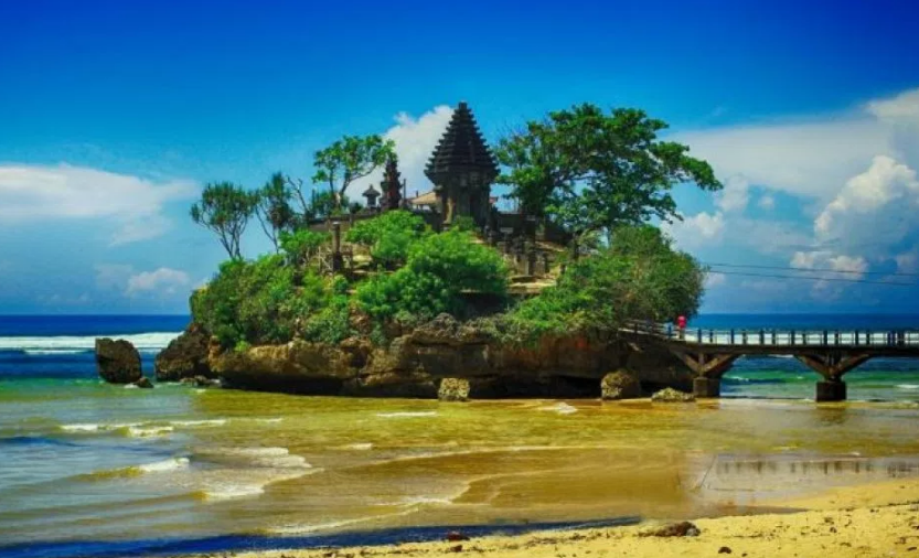 Sejarah Objek Wisata Pantai Balekambang Malang