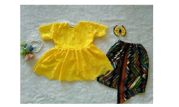 Baju Kebaya Anak Peplum Lengan dan Rok Pendek Warna Kuning