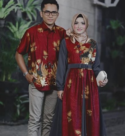 Baju Gamis Batik Kombinasi Satin untuk Remaja Aksen Pita Pinggang Dark Grey Maroon