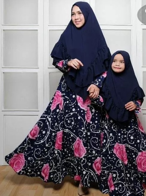 Baju Gamis Couple Modern Ibu dan Anak Kekinian Motif Bunga Besar Hitam