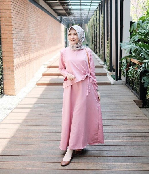 Baju Gamis Modern untuk Anak Muda Trend Sekarang Simpel Tali Pinggang Pink