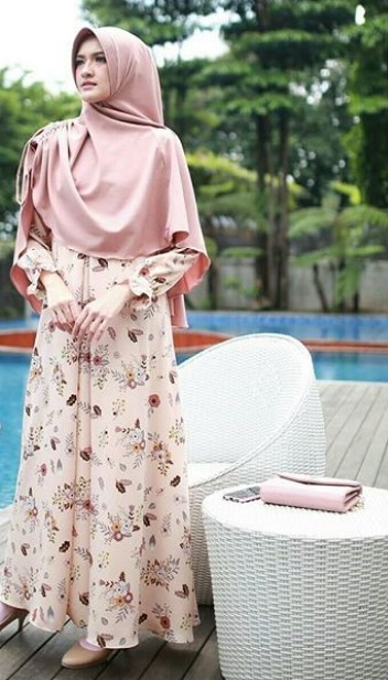 Baju Gamis Muslimah Untuk Remaja Syar’i Motif Bunga Cream