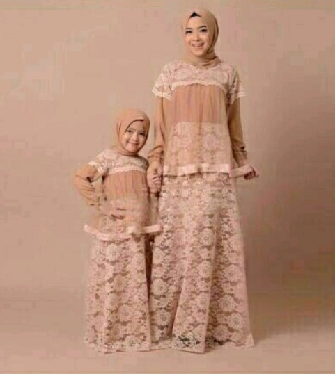 Baju Gamis Pesta Couple Ibu dan Anak Perempuan Brokat Sifon Cream