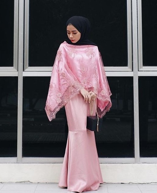 Baju Gamis Pesta Mewah Dan Elegan Cape Panjang Rok Duyung Soft Pink