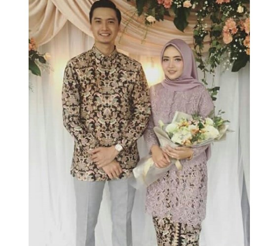 Baju Kebaya Couple Kancing Depan Lavender