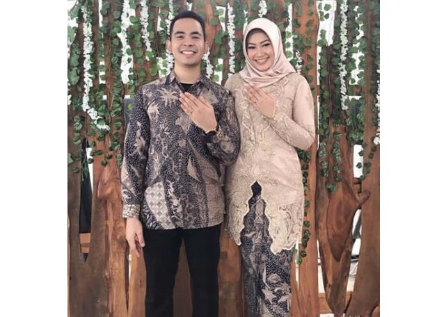 Baju Kebaya Couple Panjang Leher V Cream Soft