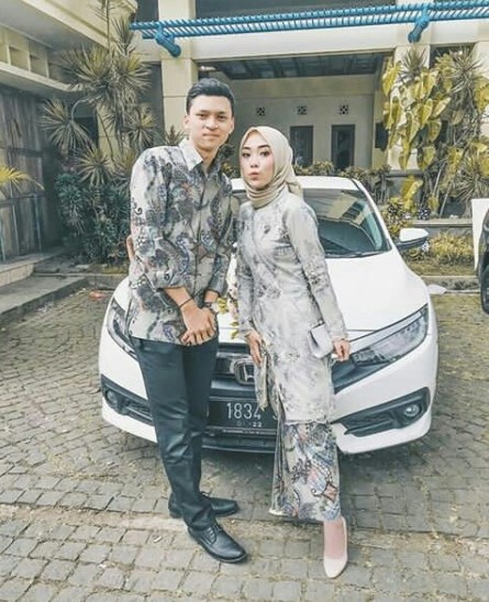 Baju Kebaya Couple Panjang Leher V Silver