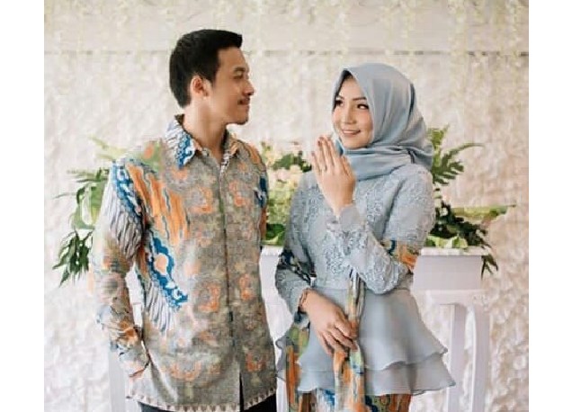 Baju Kebaya Couple Peplum Bahan Organza Soft Blue
