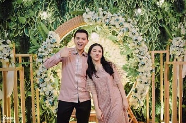 Baju Kebaya Couple Terbaru Bahan Tile Dusty Pink