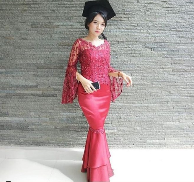 Baju Kebaya Wisuda Model Dress Lengan Lonceng Rok Duyung