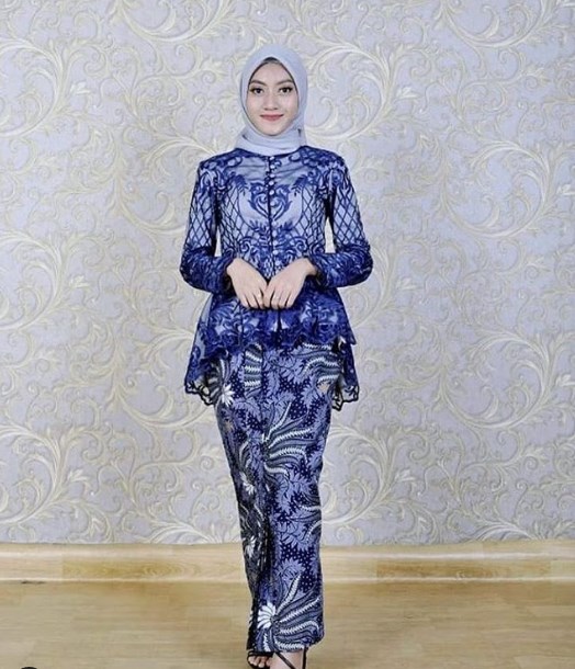Baju Kebaya Wisuda Modern Hijab Bahan Tile Navy