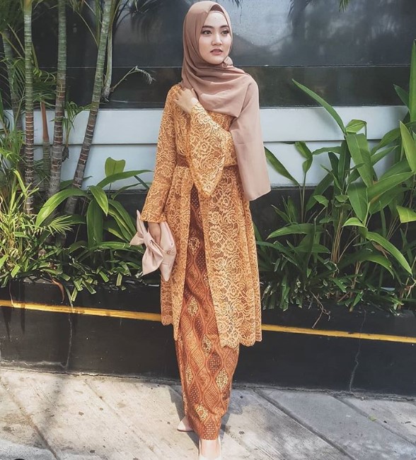 Gamis Batik Kombinasi Brokat Untuk Pesta Dress Panjang Lengan Lonceng Mustard
