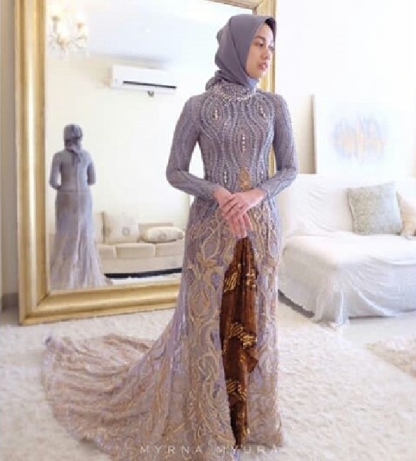 Gamis Batik Kombinasi Brokat untuk Pesta Pernikahan Abu Coklat