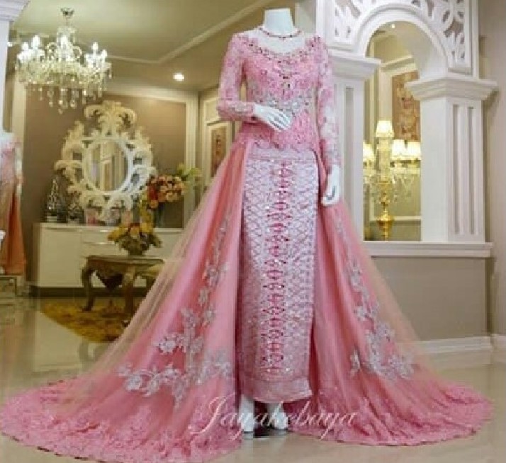 Gamis Batik Kombinasi Brokat untuk Pesta Pernikahan Pink