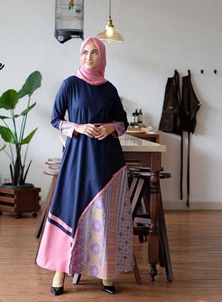 Gamis Batik Kombinasi Kain Polos Satin Kekinian Tali Pinggang Navy Pink
