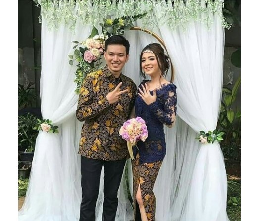 Kebaya Couple Brokat Payet Transparan Batik Navy