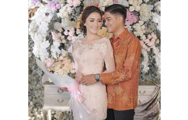 Kebaya Couple Brokat Payet Transparan Soft Pink