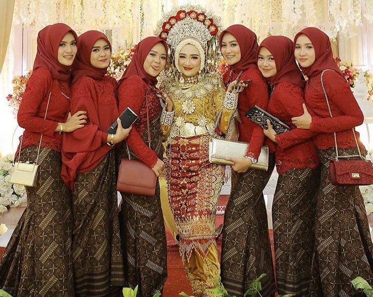 Long Dress Batik Kombinasi Brokat Maroon