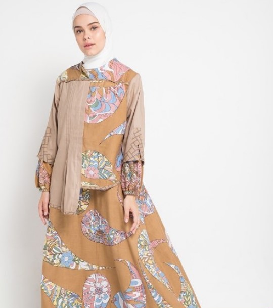 Model Baju Batik Gamis Kombinasi Kain Polos Katun Cream