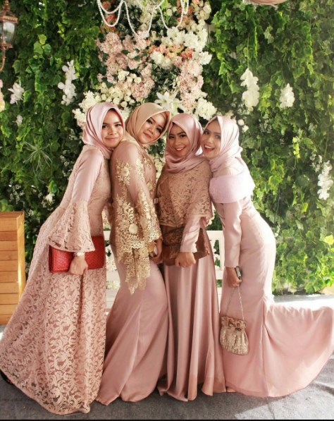 Model Baju Dress Kebaya Brokat Muslim Full Pink