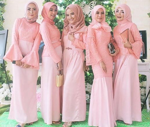 Model Baju Dress Kebaya Brokat Muslim Peach