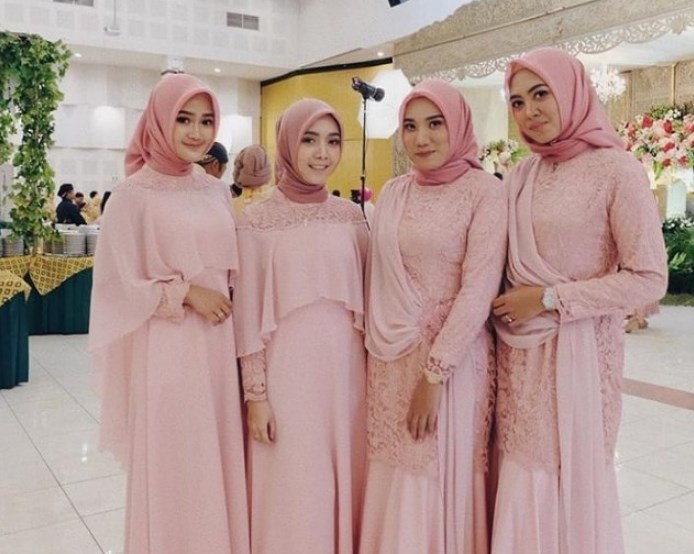 Model Baju Dress Kebaya Brokat Muslim Selendang Bahu