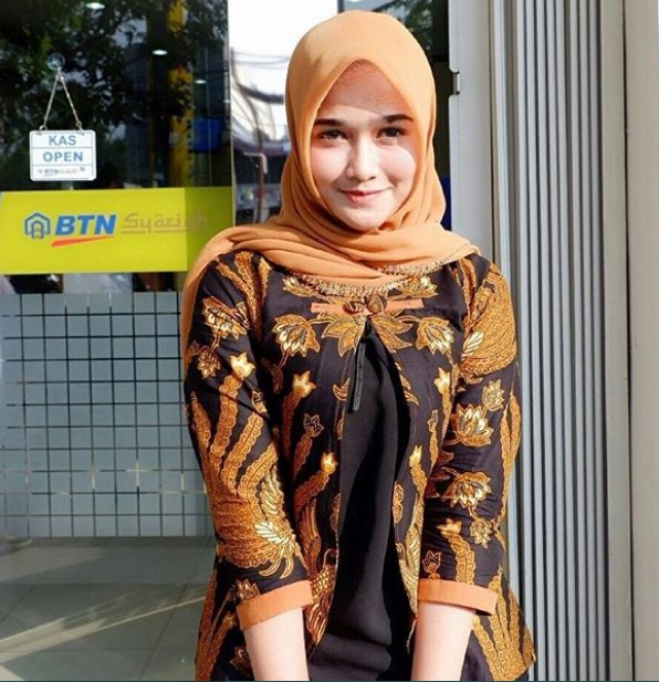 Model Baju Gamis Batik Kombinasi Blazer Terbaru Hitam Orange Tua