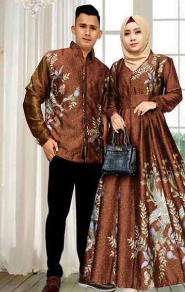 Model Baju Gamis Batik Kombinasi Kain Polos Satin Coklat