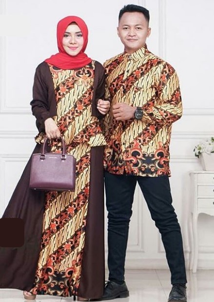 Model Baju Gamis Batik Kombinasi Kain Polos Terbaru Peplum Coklat Tua