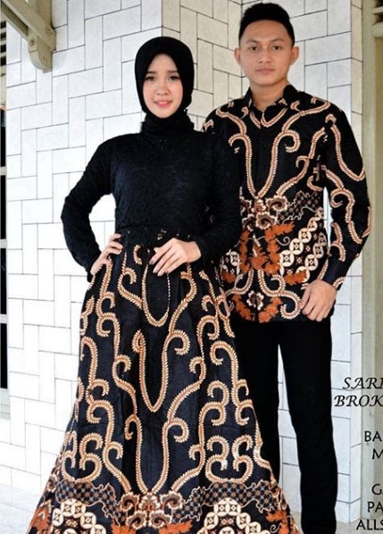 Model Baju Gamis Batik Kombinasi Kain Polos Warna Hitam Coklat