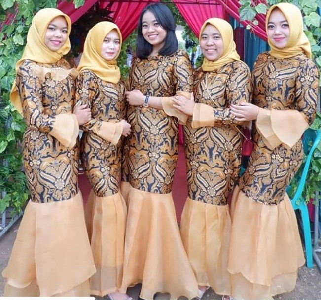 Model Baju Gamis Batik Kombinasi Sifon Duyung Soft Yellow