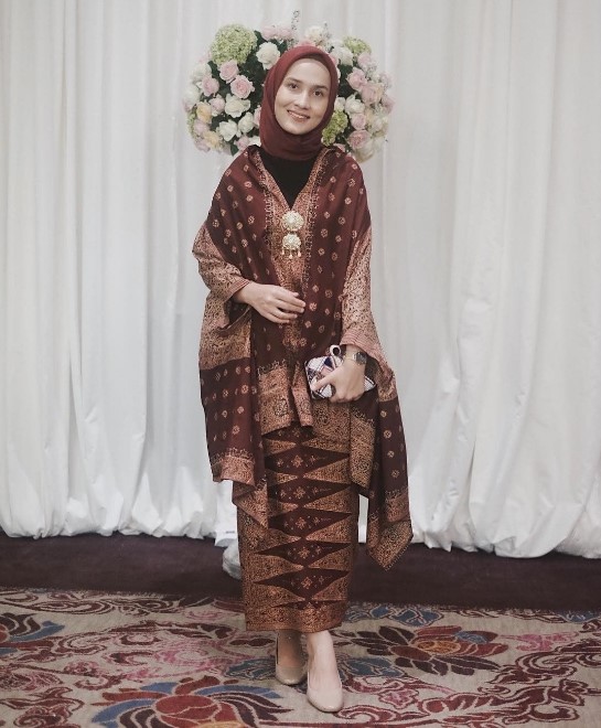 Model Baju Gamis Blazer Batik Modern Etnik Coklat