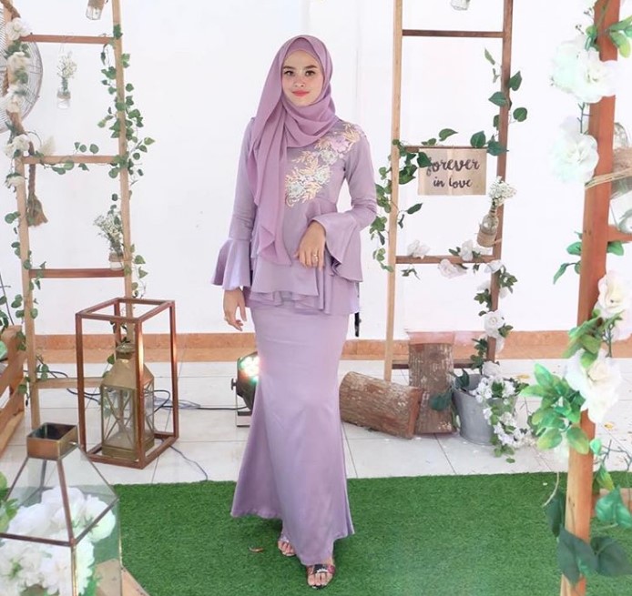 Model Baju Gamis Pesta Brokat Mewah Lavender
