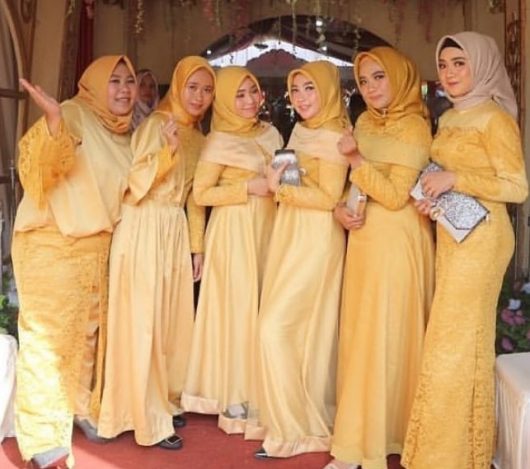 Model Baju Gamis Pesta untuk Orang Gemuk Birel Brokat Satin Kuning
