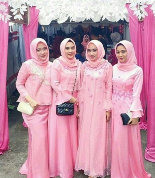 Model Baju Gamis Pesta untuk Orang GemukModel Duyung Satin Pink