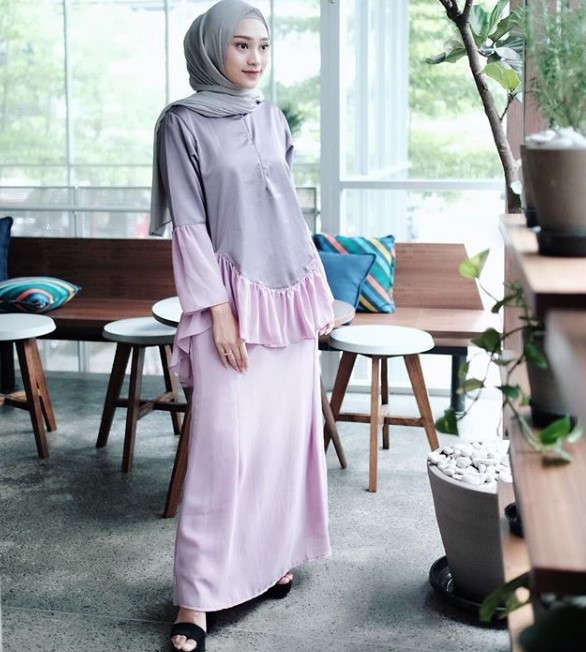 Model Baju Gamis Remaja Kekinian Modern Simpel Soft Pink Lavender
