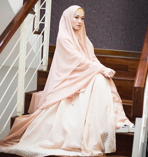 Model Baju Gamis Syar’i Lyra Virna Panjang Sifon Ruby Soft Peach