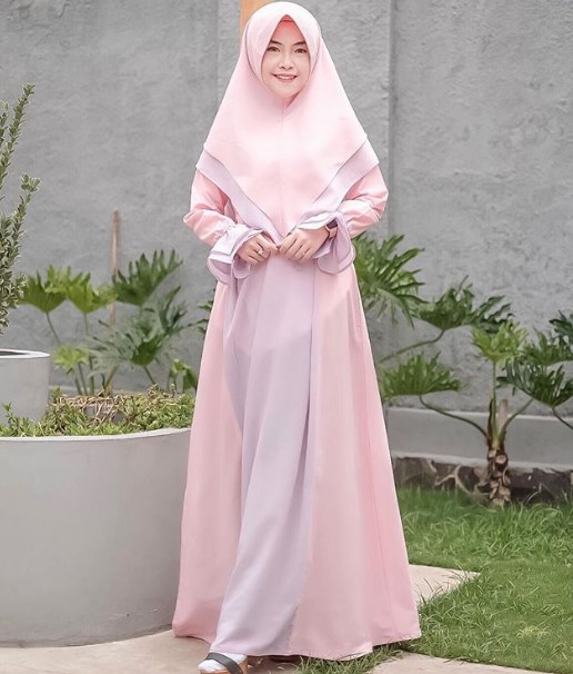 Model Baju Gamis Terbaru Tanah Abang Syar’i Simple Jilbab Pet Sifon Soft Ungu dan Soft Pink