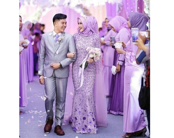 Model Baju Kebaya Couple Ala Superman Lavender