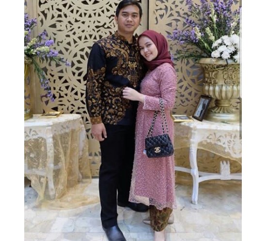 Model Baju Kebaya Couple Panjang Dusty Pink