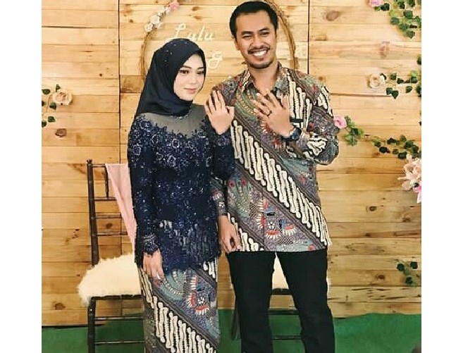 Model Baju Kebaya Couple Panjang Navy
