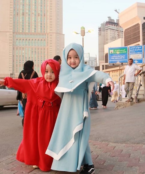 Model Gamis Anak Katun Jepang Modern Syar'i Soft Blue Merah Cabe