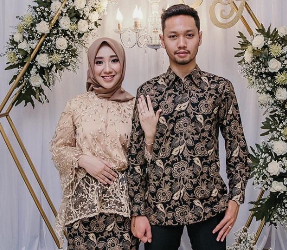 Model Gamis Batik Kombinasi Brokat Couple Cream Soft