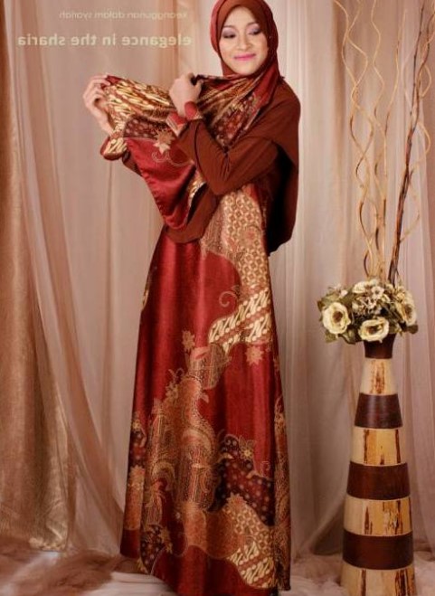 Model Gamis Batik Pesta Mewah dan Cantik Satin Merah Hati
