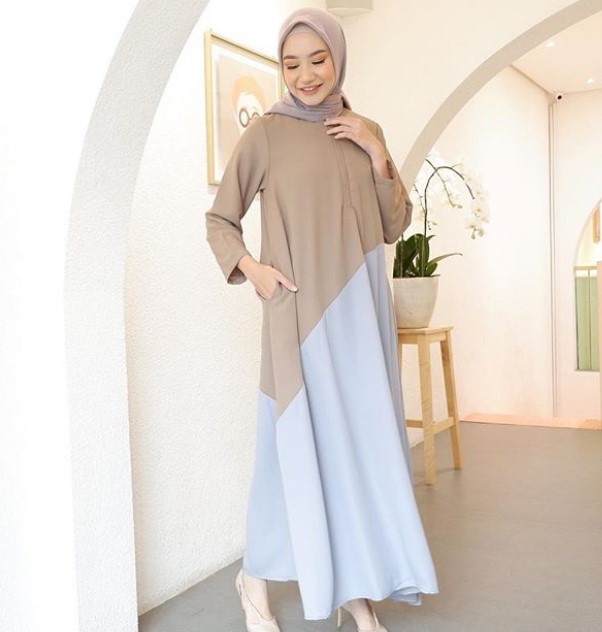 Model Gamis Muslimah Untuk Remaja Kekinian Katun Dua Warna Kancing Depan Cream Soft Blue