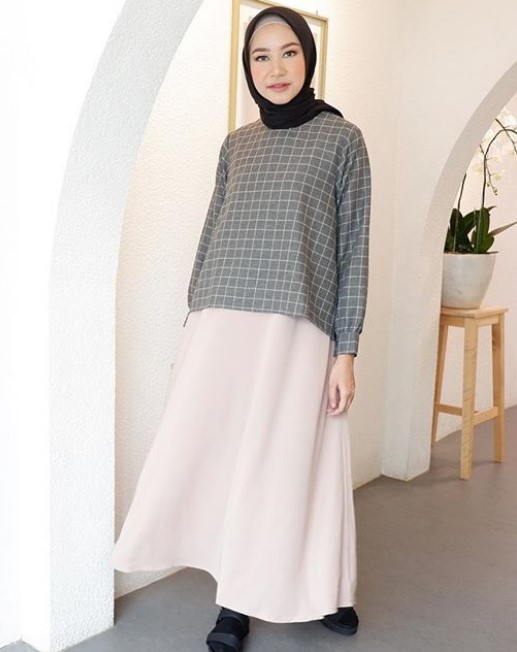 Model Gamis Muslimah Untuk Remaja Kekinian Katun Rayon Square Grey Soft