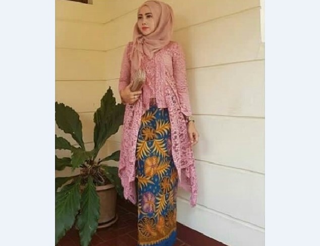 Model Kebaya Muslim Kutubaru Pink Coklat