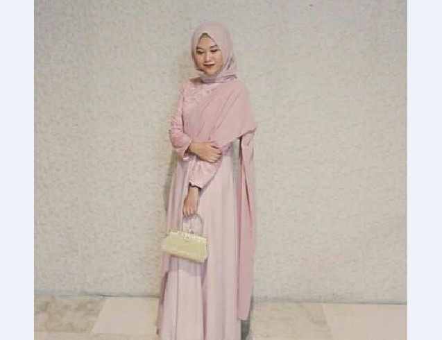 Model Kebaya Muslim Selendang Bahu Soft Pink