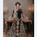 Model Kebaya Pengantin Ala Putri Solo Hitam Kuning